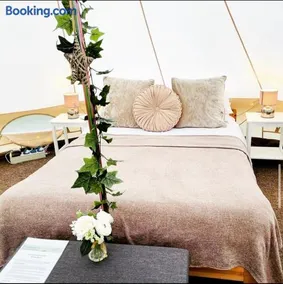 Oxford Riverside Glamping - Image 5