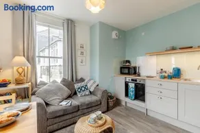 1 Bed in Looe oc-terry - Image 3