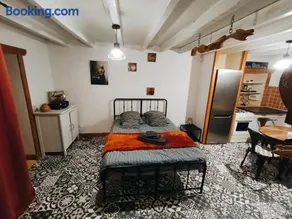 Charmant studio tout équipé - Image 1