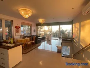 Laxmi Villa Great Sunsets Pool Walk to Beach - Image 1