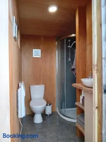 Sunny Mount Glamping Pod - Image 3