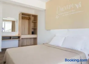 Three Stars Hotel - Image 4