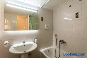 Kalamata Old City - Minimal Urban Retreat - Image 3