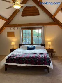 Beautiful timber frame just minutes to Middlebury! - Image 3
