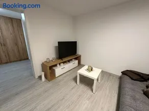 Elara - Image 2