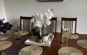 5 bedroom Luxury Townhouse near City Centre, sleep 16 - Image 2
