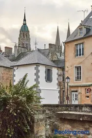 La Plus Petite Maison De France - Image 1