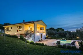 Family Villa Tai with Private Pool near Pula - Image 1