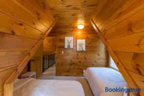 Scotch Pine . Trailside Lodging - Image 2