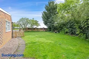 Wheelbarrow Cottage - Image 5