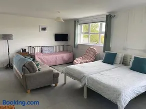 Mill House Studio Apartment - Image 3