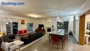 Spacieuse villa conviviale et familiale avec piscine privée, terrasse et jardin | Avec animaux admis - Image 2