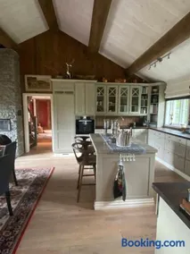Luxurious, well-Equipped and modern Cabin by the Cross-Country Ski Trails - Image 5