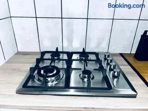 Stylish 1 Bed Self Catering Near OR Tambo - Image 4