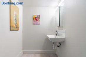 Modern & Spacious Loft with 2 Beds - Image 2