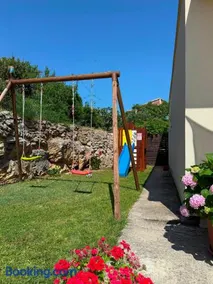 Jacuzzi, Kids' Playground, Free Parking - Image 4