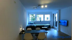 Helle offene Innenstadtwohnung mit Balkon - Image 2