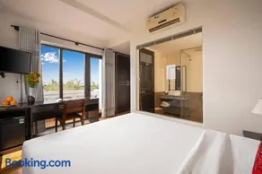 Beachfront Hotel Hoi An - Image 2