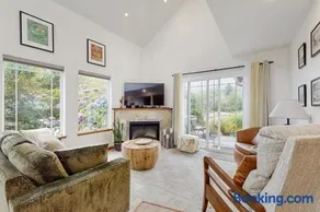 Spring Lake Retreat - Image 1