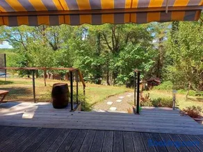 Chalet au milieu de la forêt avec lac à proximité - Image 1