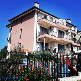 La Mer Apartments - Image 3