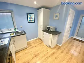 Modern Spacious Annex -Ground Floor - Image 5