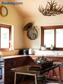 Hideaway Cottage - Secluded Retreat - Pet Friendly - Image 2