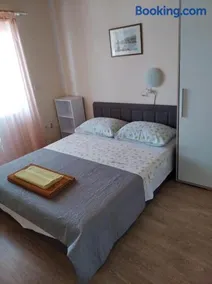 Apartamento con terraza y jardín | Vistas al mar - Image 4