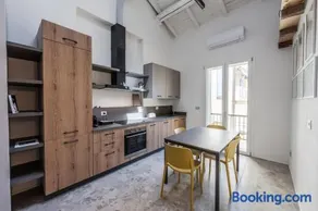 Smart House - Free WiFi & Air Conditioning - Image 2