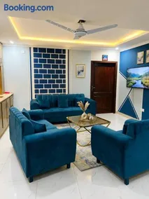 CLASSiC 2 BEDROOM APARTMENT WIFI,AC, NETFLIX,IRON-ISLAMABAD - Image 2