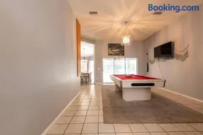 Tropical Escape with Relaxing Heated Pool & Palm Breezes - Image 2