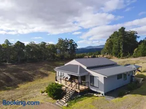 Huon Heights Hideaway at Cygnet Coast - Image 1