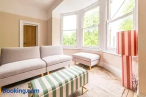 Alma Luxe with Free Parking by Prescott Apartments - Image 4