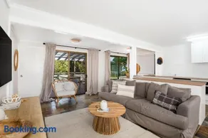 Boho - Pet Friendly - 1 Min Walk to the Beach - Image 1