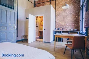Old Post Loft Apartments - Image 3
