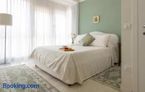 Casa Lazzarini luxury apartment di fronte al Teatro Rossini - Image 2