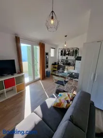 Studio avec vue panoramique à Gilette - Image 3