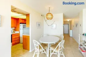 Sea Colony 7th floor condo with ocean veiw pool basketball court & gym - Image 4