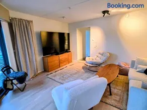 Quiet surroundings, little insight - spacious apartment - Image 1
