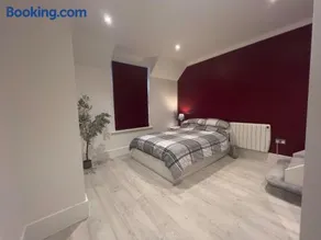 The Dragon Pad Boutique Apartment - Image 3