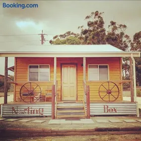 Bukirk Glamping & Luxury Cabins - Image 2