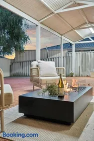 Coastal Escape near Beach, 5BR Sleeps 10 Fire pit - Image 1
