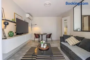 Stylish 2BR with Garage and AC Port of Nice - Image 1