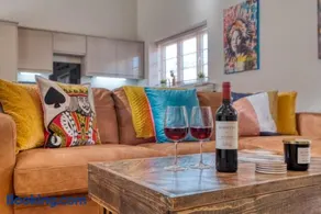 Gorgeous 1-bed city apartment, sleeps 4 - Image 4