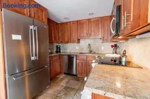 All Seasons Condo Close to Gondola - Image 2