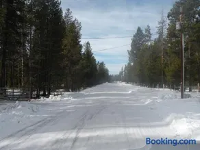 Cozy Cabin LaPine - Image 3
