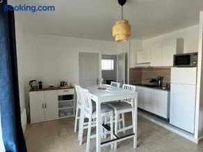 Maison familiale et chaleureuse av 2 chambres et terrasse, quartier chaume pour max 6 pers - Image 2