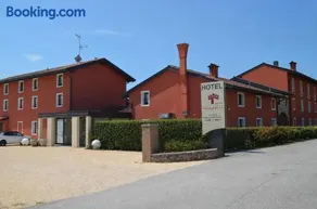 Hotel Borgo Torricella - Image 2