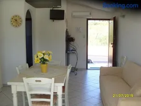 1CASADELFARO con Giardino a Pittulongu 600Metri dalla Spiaggia - Image 2
