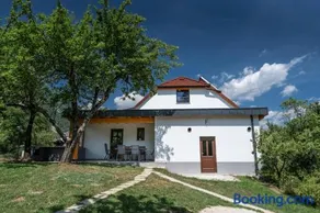 House Hiperbola & Outdoor Activities - Image 1